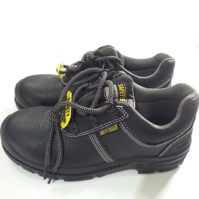 những lưu ý khi chọn mua giày bảo hộ lao động